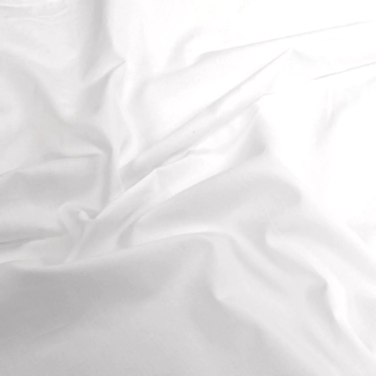 400tc Percale white set with navy piping pillowcases