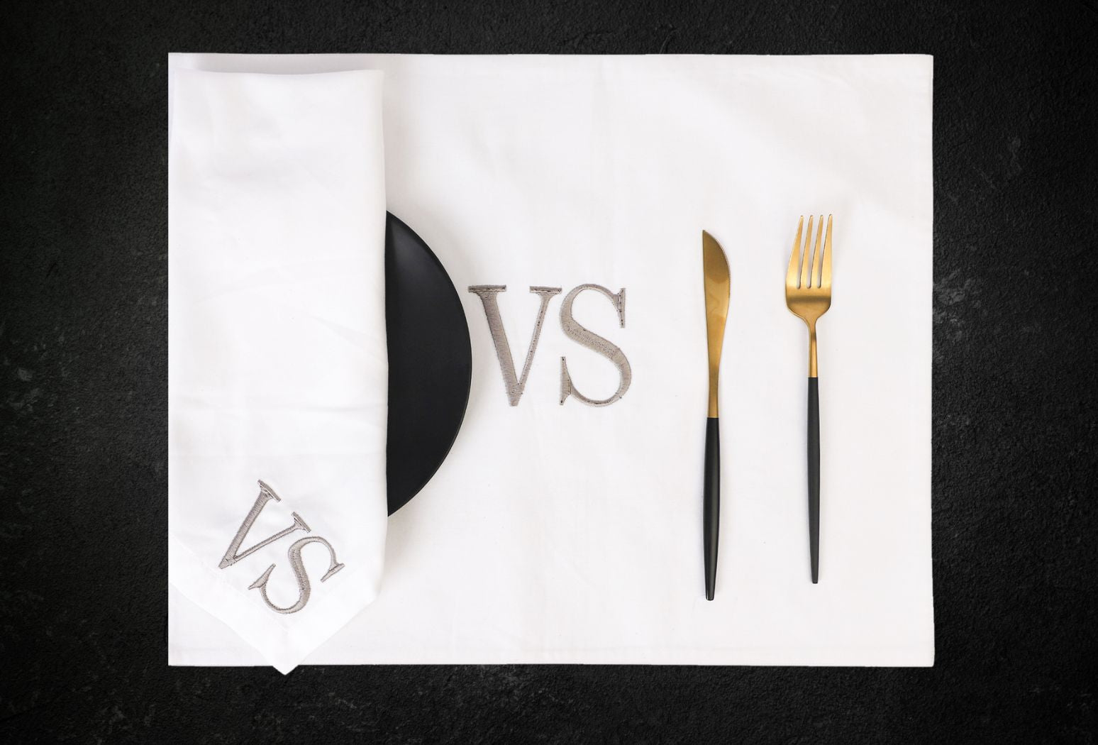 TABLE Ø6  - MONOGRAM TABLE NAPKIN [SET OF 2]