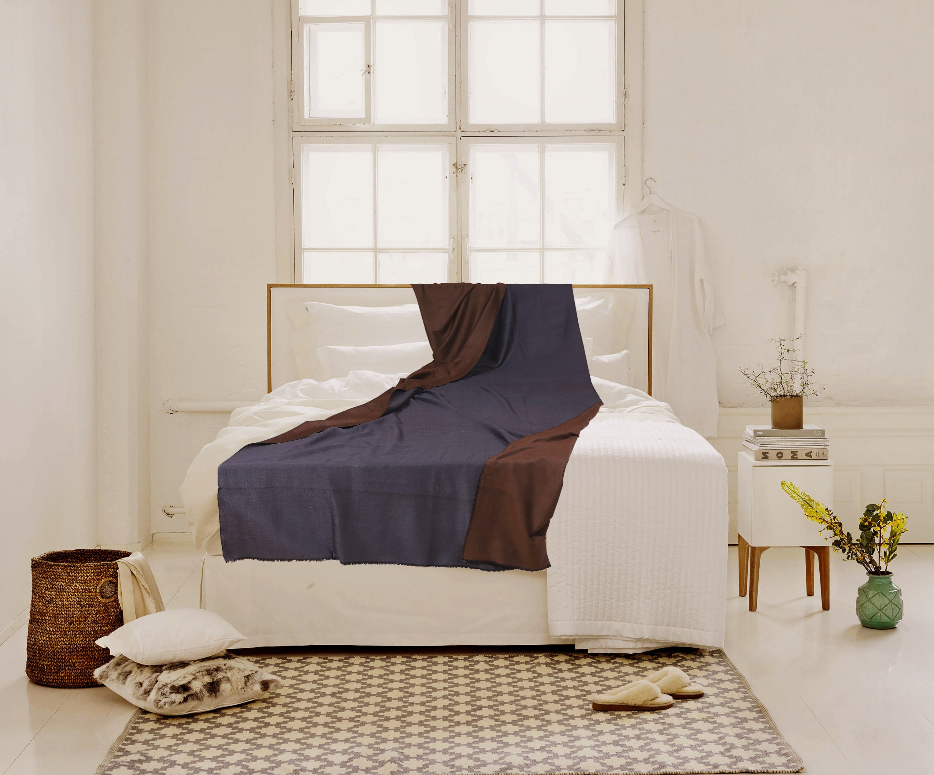 EDIT Ø4 - TWO TONED PURE CASHMERE THROW