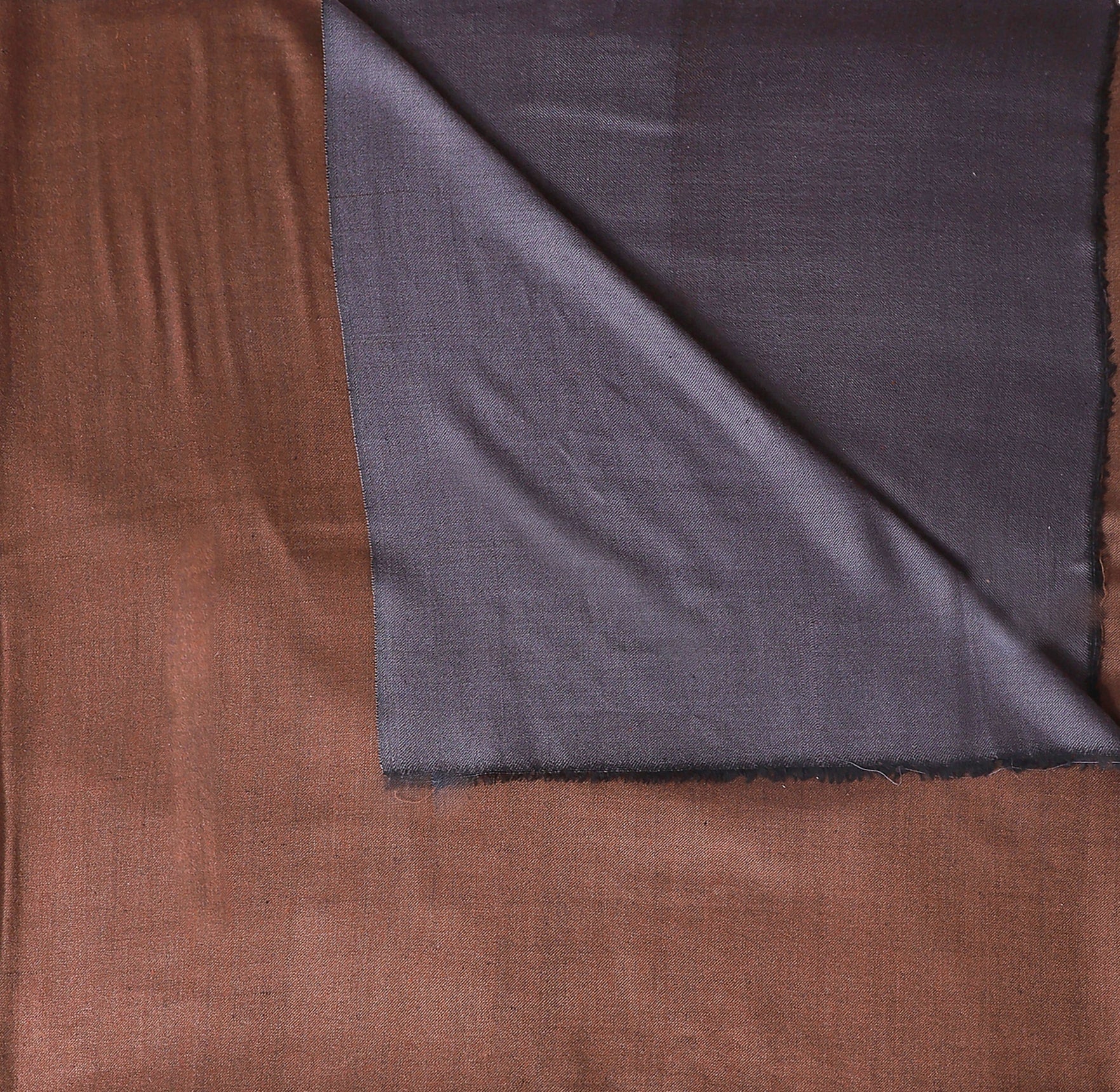 EDIT Ø4 - TWO TONED PURE CASHMERE THROW